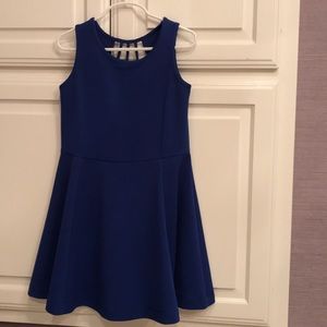 blue dress